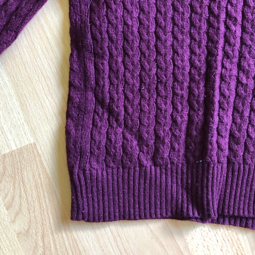 ✨ Maroon Cable-knit Sweater✨ - Picture 4 of 4